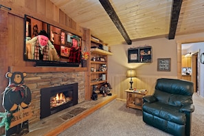Interior - Huckleberry Hollow (Island Park)