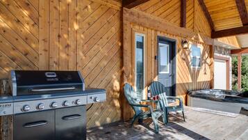 Chalet (3 Bedrooms) | Interior