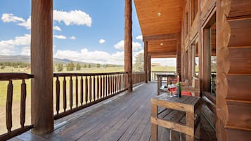 Chalet (5 Bedrooms) | Interior