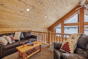 Interior - Boondockers (Island Park)