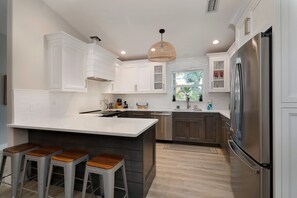 House (3 Bedrooms) | Interior - Waterfront Luxury Home With Pool and Boat Dock (Key Colony Beach)