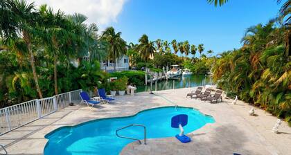 Waterfront Luxury Home With Pool and Boat Dock