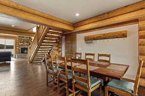 Chalet (5 Bedrooms) | Interior