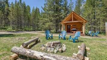 Chalet (2 Bedrooms) | Front of property