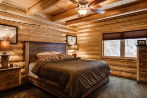 Interior - Lumberjack Lodge (Island Park)