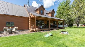 Chalet (4 Bedrooms) | Front of property