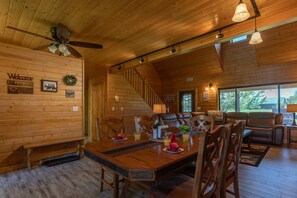 Chalet (4 Bedrooms) | Innenbereich