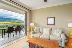 Interior - Honua Kai Hokulani 934 (Kaanapali)