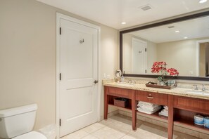 Interior - Honua Kai Hokulani 934 (Kaanapali)