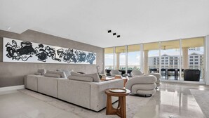 Interior - Coastal Enclave Key Biscayne Oceanview w Pool (Key Biscayne)