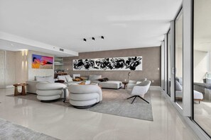 Interior - Coastal Enclave Key Biscayne Oceanview w Pool (Key Biscayne)