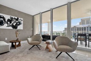 Interior - Coastal Enclave Key Biscayne Oceanview w Pool (Key Biscayne)