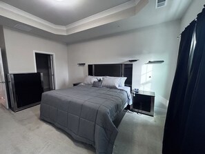 3 bedrooms, internet, bed sheets