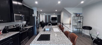 Beautiful 3-bedroom townhome with AC in charming Bowie