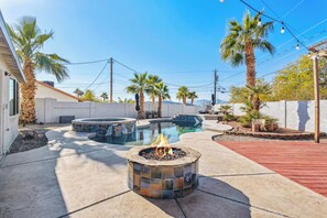 A heated pool - Havasu's Charming Cholla (Lake Havasu City)