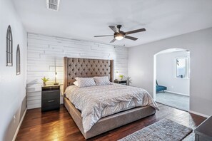 WiFi, bed sheets - Havasu's Charming Cholla (Lake Havasu City)
