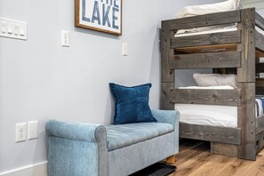 Iron/ironing board, WiFi, bed sheets - Escape to The Cove - A stunning lakefront suite on Watts Bar Lake! (Loudon)