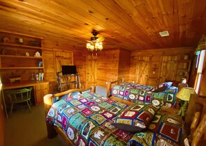 Iron/ironing board, WiFi, bed sheets - Moonlit Mountain: A peaceful escape to reconnect, unwind, and breathe deep (Ellijay)