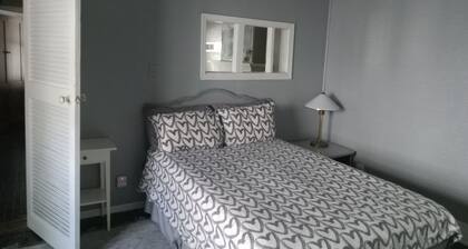 Adorable 1-bedroom Apartment in Vibrant East Atlanta