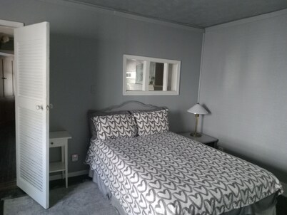 Adorable 1-bedroom Apartment in Vibrant East Atlanta