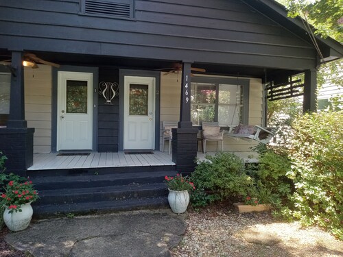 Adorable 1-bedroom Apartment in Vibrant East Atlanta