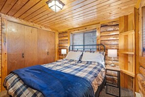 3 chambres, fer et planche à repasser, lit parapluie, Wi-Fi