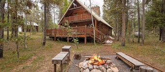 The Hailey Cabin | 30 min to Yellowstone, Fire Pit, & Family Friendly