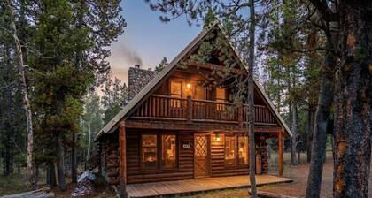 The Hailey Cabin | 30 min to Yellowstone, Fire Pit, & Family Friendly