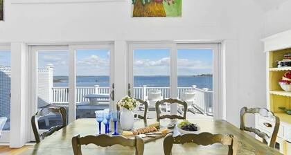 Charming Vineyard Waterfront Cottage with Spectacular Views