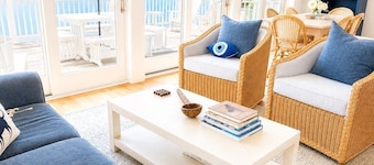 Stunning Waterfront Cottage, Classic Vineyard Living in Edgartown