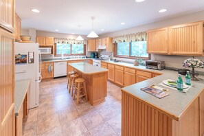 Private kitchen - Peaceful Pet-Friendly Cabin - Easy Trail Access! (Lakewood)