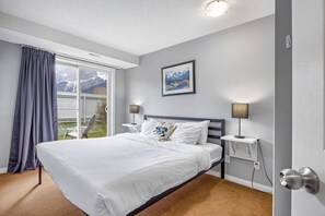 2 bedrooms, iron/ironing board, free WiFi, bed sheets - Spacious 2BR unit near DT Canmore & Banff (Canmore)