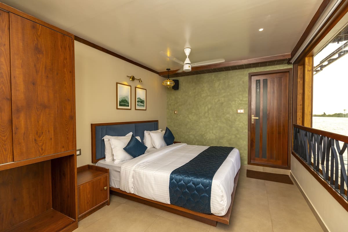 奢华双人房或双床房, 1 间卧室, 湖景 | 埃及棉床单、高档床上用品、迷你吧、特色装修