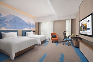 Quarto duplo superior | Escrivaninha, espaço de trabalho para notebook, Wi-Fi de cortesia