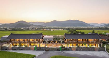 Hanok Pension Wanggyeong