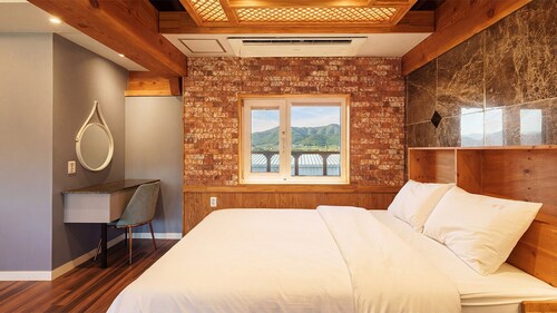 Hanok Pension Wanggyeong