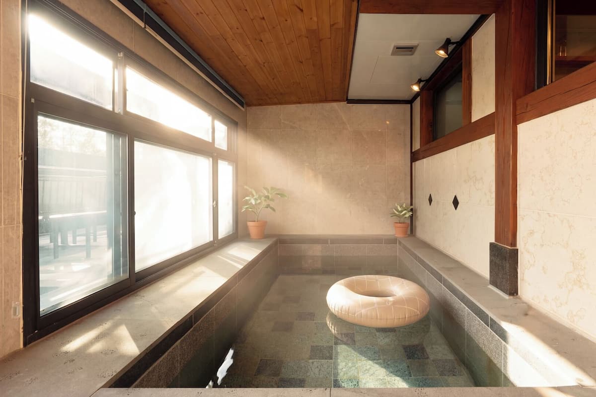 Kamar Basic, 1 kamar tidur (Gyeongdo (Private /  Indoor Pool)) | 1 kamar tidur dan Wi-Fi gratis