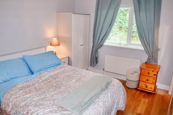 Internet, bed sheets