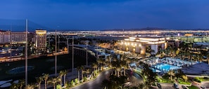 Apartment (1 Bedroom) | Interior - Stunning 1BR Strip Views w Balcony 17701 (Las Vegas)