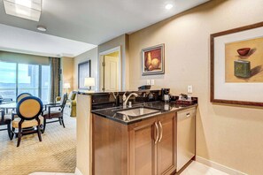 Apartment (1 Bedroom) | Interior - Stunning 1BR Strip Views w Balcony 17701 (Las Vegas)