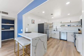 Interior - New! Blue&pink Pool Centra PHX (Phoenix)