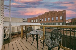 Interior - Light-filled Adventure Loft (Roanoke)