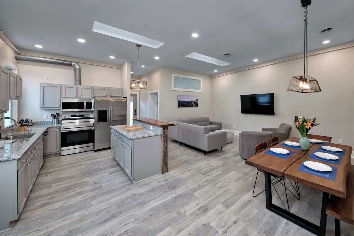 Apartment (2 Bedrooms) | Front of property