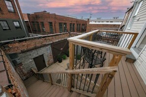 Apartment (2 Bedrooms) | Interior - Light-filled Adventure Loft (Roanoke)