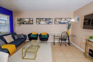 Apartment (1 Bedroom) | Interior - Artsy Getaway With Vibrant Design Flair (Sarasota)