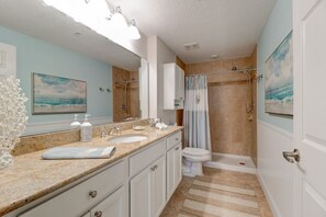 Apartment (3 Bedrooms) | Interior - Elegant Oceanfront Pool Hot Tub at Sanibel Condos (Daytona Beach Shores)
