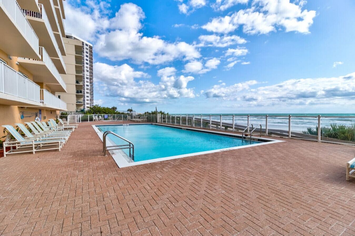 Apartment (3 Bedrooms) | Front of property
