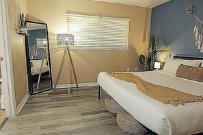 Apartment (1 Bedroom) | Interior - Calm Japandi Retreat With Patio, Near Downtown (Sarasota)