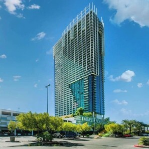 Apartment (0 Bedroom) | Interior - Stunning Escape Studio Unit 17th Floor! (Las Vegas)