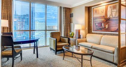Luxurious MGM Strip View 07605 Balcony